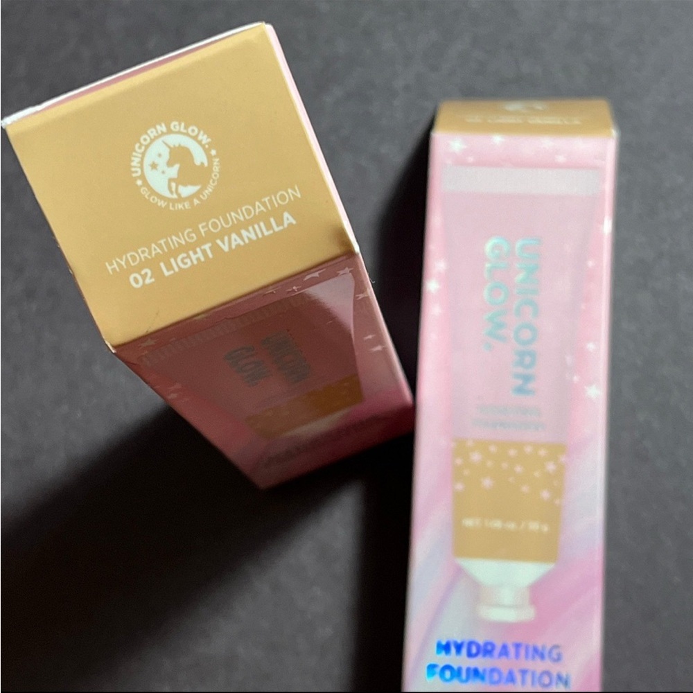 2x Unicorn Glow Korean Makeup Hydrating Foundation #02 Light Vanilla (1.06 oz)